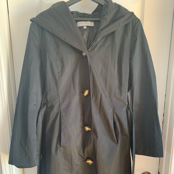 Long black raincoat from Anne Klein. - Picture 3 of 4